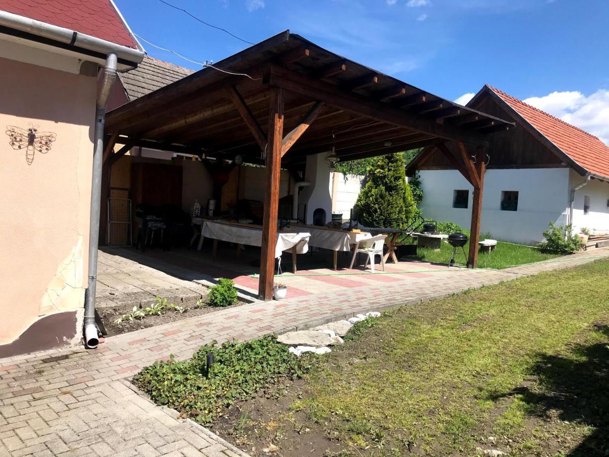 Postakocsi Vendeghaz Kisgyor Hotel Exterior foto
